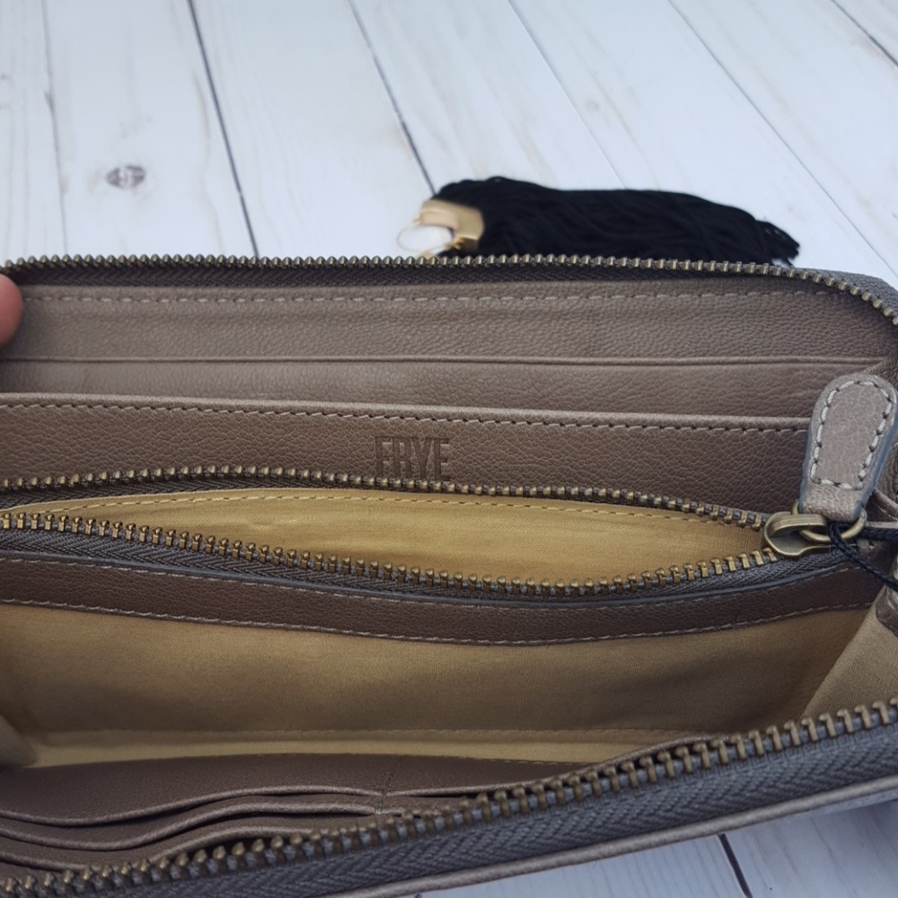 FRYE Lily Zip Wristlet Wallet Charcoal - Picture 8 of 8